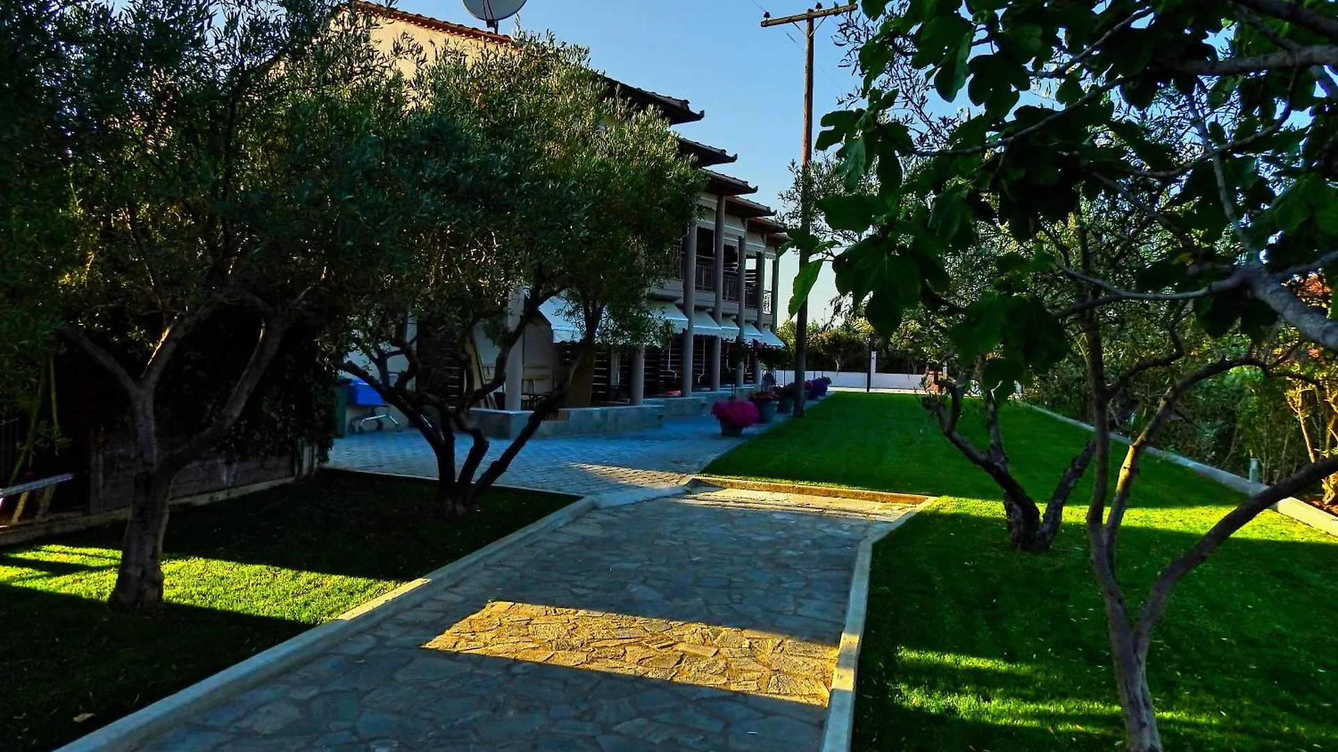Mente Libre Villas Nea Plagia
