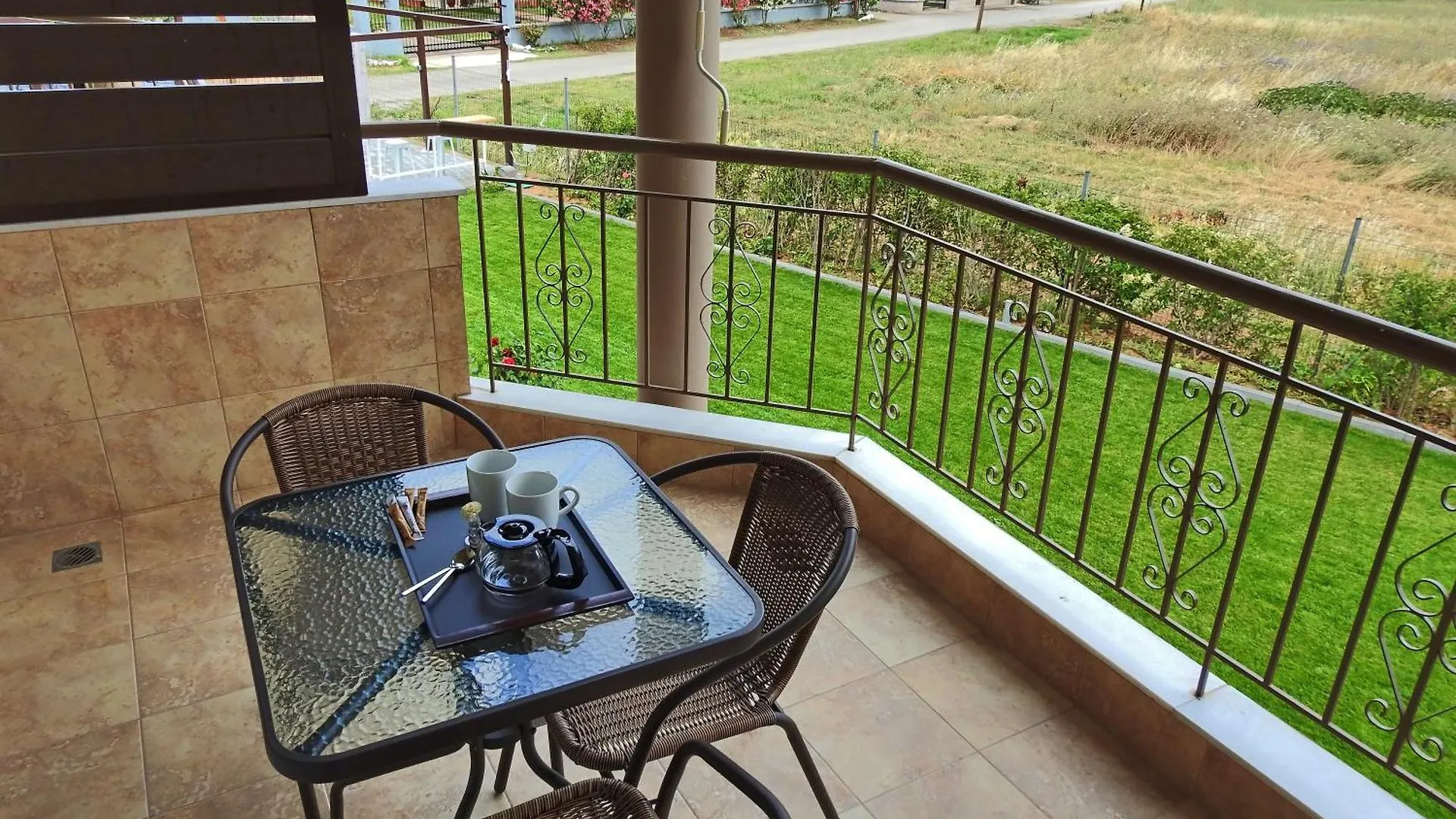 Mente Libre Villas Nea Plagia